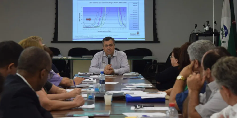  Em reunião com diretores das Regionais, o secretário da Saúde disse que o trabalho da força-tarefa começa a apresentar resultados positivos