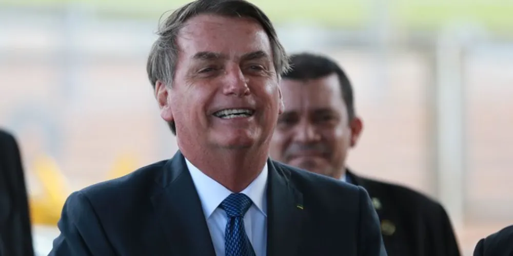 "Discutimos as ótimas perspectivas p/ nossa relação bilateral e concordamos em manter estreito contato para fortalecer ainda mais a histórica parceria entre nossos países", escreveu Bolsonaro em seu Twitter