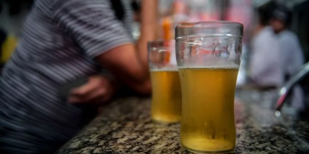 Exames laboratoriais encontraram monoetilenoglicol e dietilenoglicol nas cervejas de rótulos Belorizontina, Capitão Senra, Pele Vermelha, Fargo 46, Backer Pilsen, Brown e Backer D2