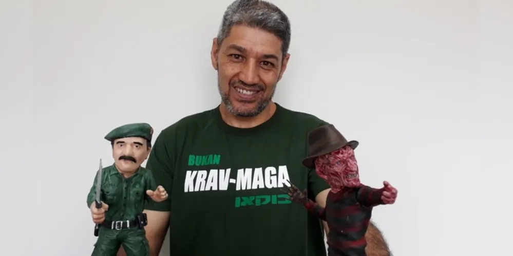 Em Ponta Grossa, o Jocimar usa as três impressoras que tem e o tempo livre para criar bonecos – miniaturas e chibis. 