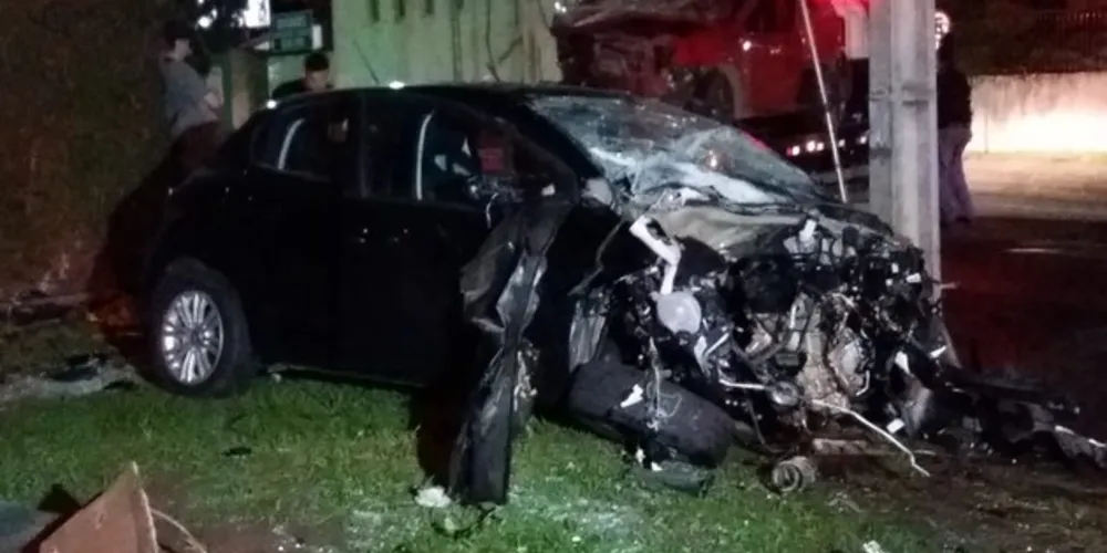 Imagem ilustrativa da imagem Motorista bêbado fura semáforo e causa acidente