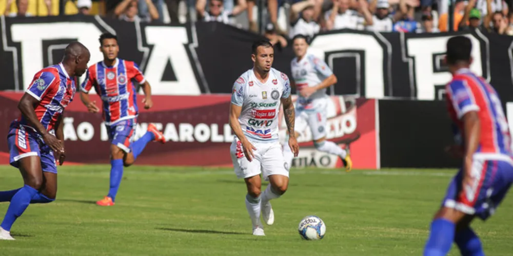 Treinador deve optar por atletas em melhores condições para o início da partida