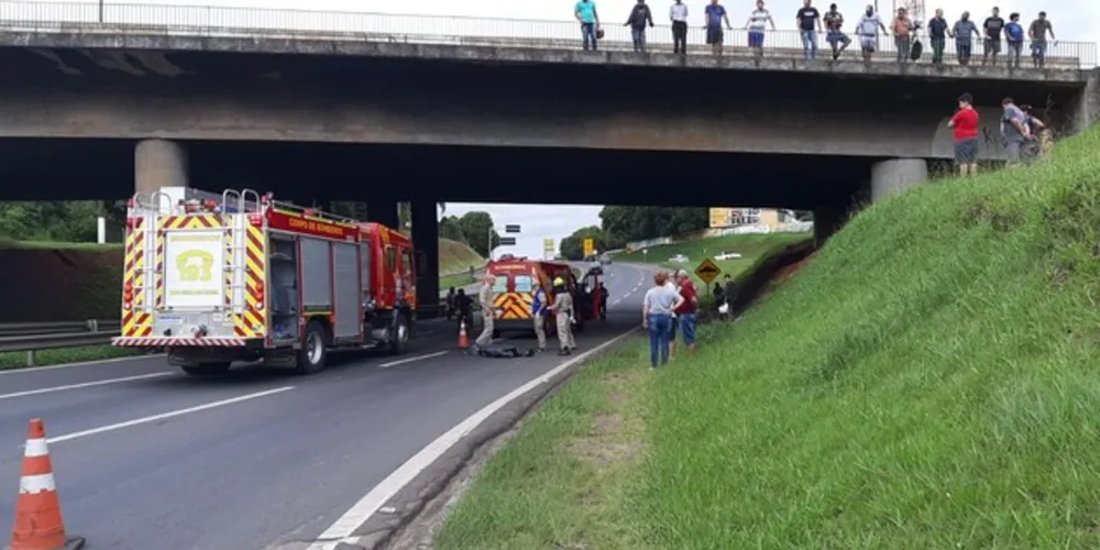 Imagem ilustrativa da imagem Homem morre após cair de viaduto em Ponta Grossa