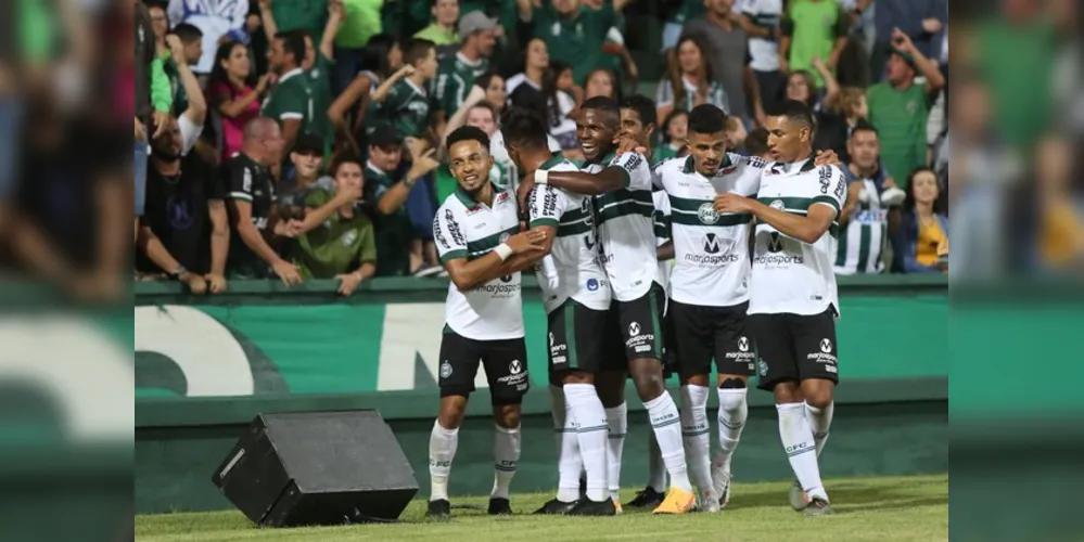 Coxa saiu atrás no placar, mas buscou a virada com gol no último minuto do jogo