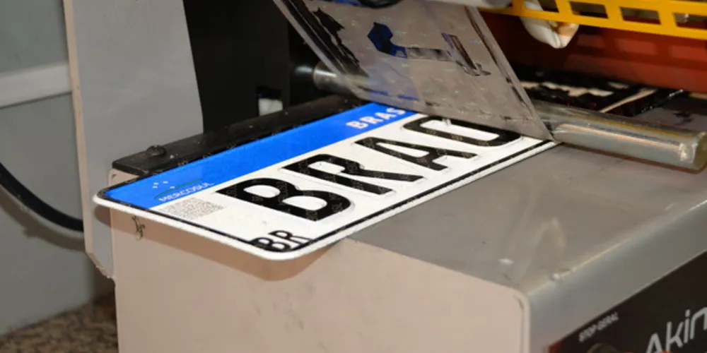 No dia 31 de janeiro o uso da placa Mercosul passa a ser obrigatório em todo o País