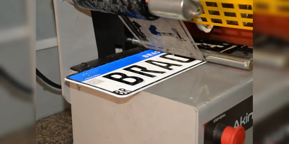 No dia 31 de janeiro o uso da placa Mercosul passa a ser obrigatório em todo o País