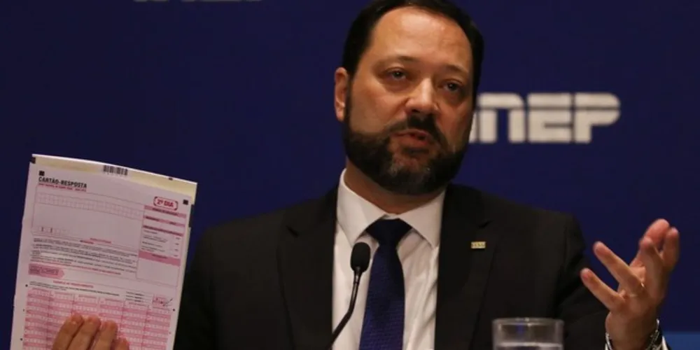 O presidente do Inep informou que a gráfica responsável pela prova deverá prestar esclarecimentos sobre as falhas ocorridas