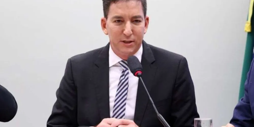  A denúncia contra Greenwald, ocorrida no âmbito da Operação Spoofing, acontece apesar de o ministro Gilmar Mendes, do STF (Supremo Tribunal Federal), ter proibido investigações sobre o jornalista, em agosto passado, sob o risco de ferir a liberdade de imprensa.
