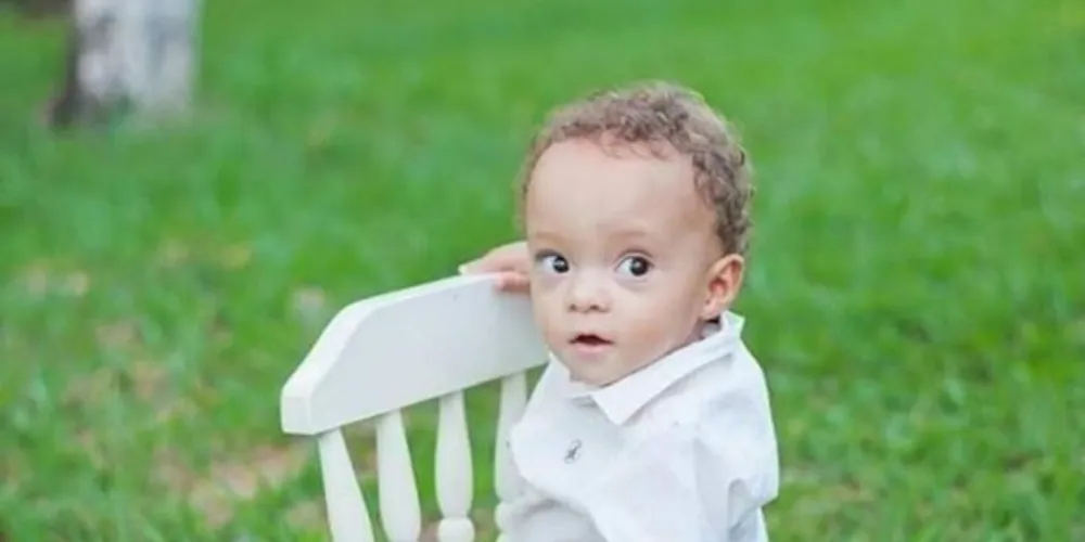 Lucas Gabriel de Oliveira engasgou com o pirulito dentro de casa