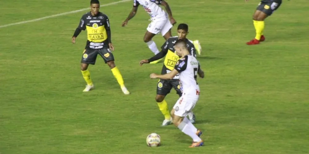 Fantasma só melhorou no segundo tempo, mas não foi o suficiente para empatar o jogo