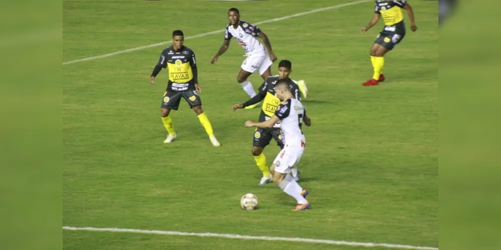 Fantasma só melhorou no segundo tempo, mas não foi o suficiente para empatar o jogo