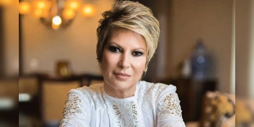 BRINDE A VIDA - Silvana Boratto será muito cumprimentada pela passagem de seu aniversário hoje (24). Empresária, esposa, mãe e avó dedicada, Silvana que assina com sua grife de gastronomia grandes eventos em nossa cidade e região, mesmo com os afazeres do dia a dia, ainda encontra tempo para constante atualização, trazendo novidades e tendências do seu setor para seus amigos e clientes, com uma comida de encher os olhos e encantar o paladar de todos. Da coluna RC os votos de saúde e alegrias. 