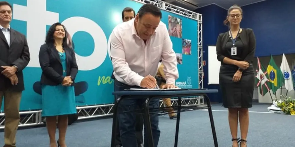 Líder do Governo participou de evento de preparação do ano letivo e garantiu apoio da Assembleia às demandas do setor para 2020