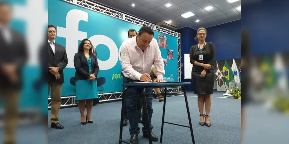 Líder do Governo participou de evento de preparação do ano letivo e garantiu apoio da Assembleia às demandas do setor para 2020