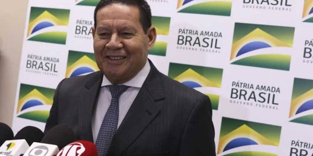 Pelo texto do decreto, assinado pelo presidente em exercício Hamilton Mourão, a contratação dependerá de autorização prévia tanto do Ministério da Defesa quanto do Ministério da Economia