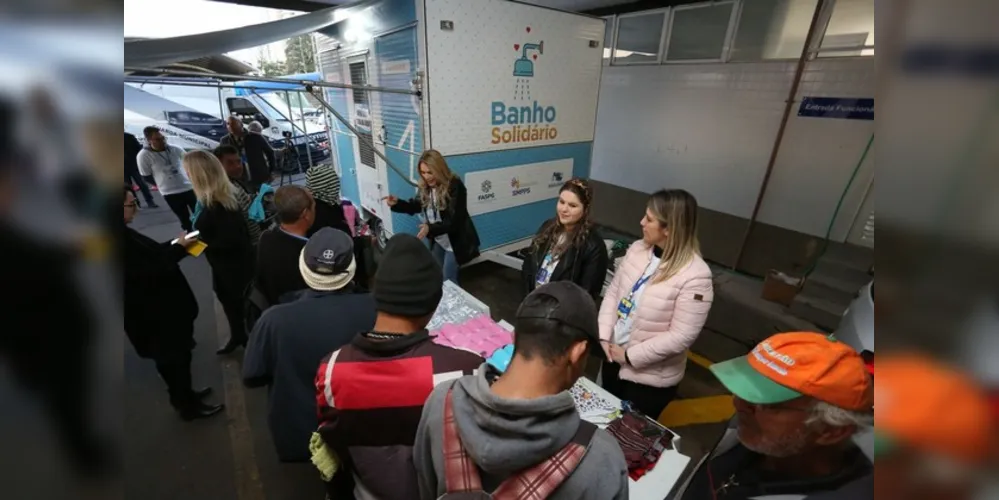 Os usuários terão que realizar um cadastro com a assistente social e logo após receberão a senha para o banho. 
