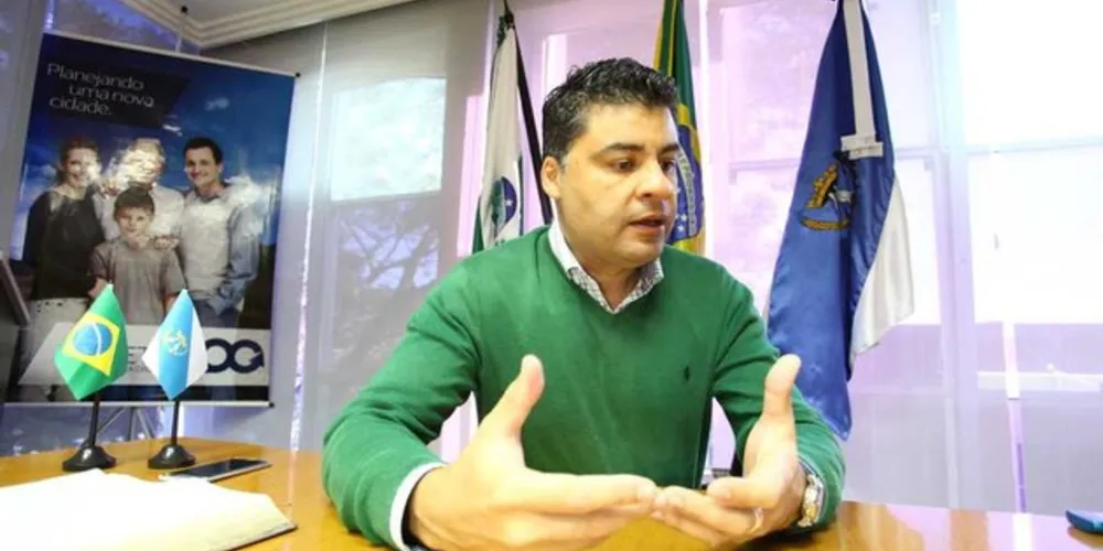 Prefeito usou as redes sociais para falar sobre o assunto