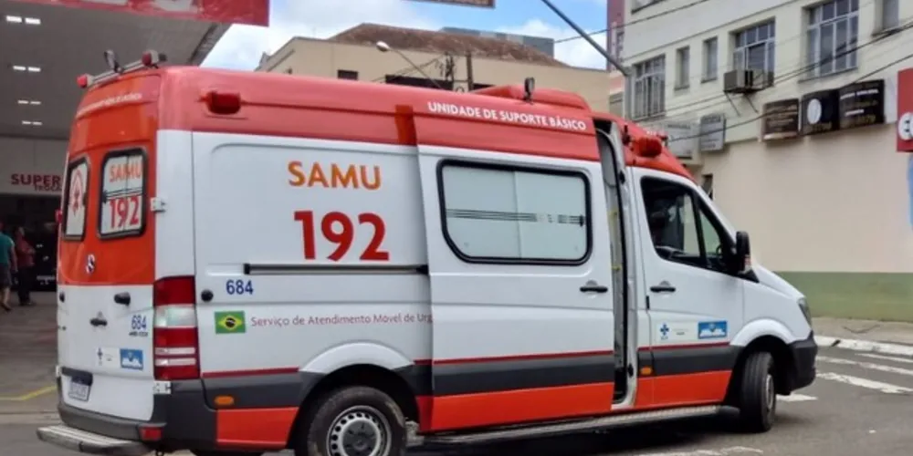 Imagem ilustrativa da imagem Samu salva vítima de parada cardiorrespiratória em banco