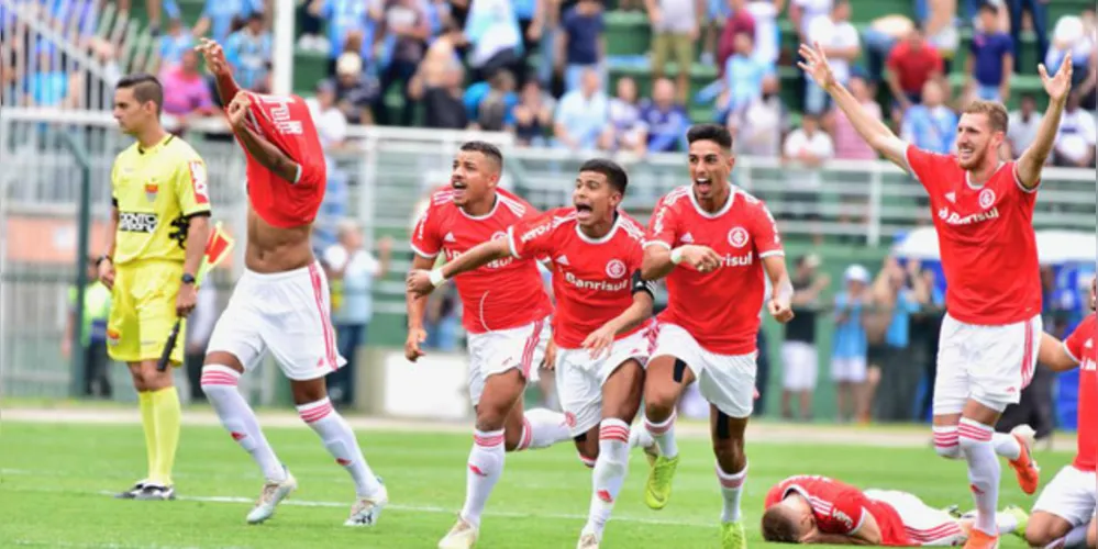 Nos pênaltis, Colorado bateu o rival e faturou o pentacampeonato da Copinha