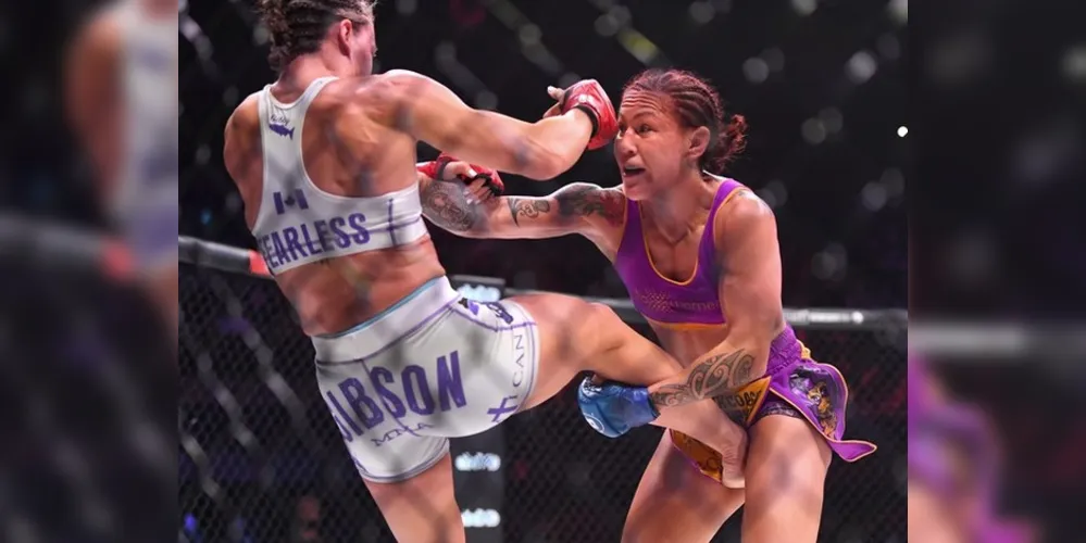 Imagem ilustrativa da imagem Cris Cyborg derrota canadense e conquista cinturão do Bellator