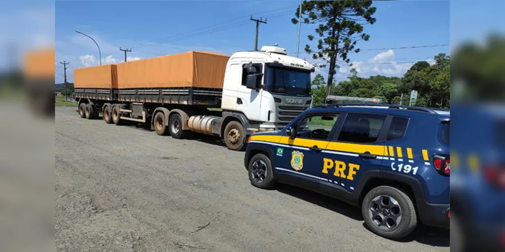 Veículo estava com placas falsas, vazio e sinais de arrombamento na ignição