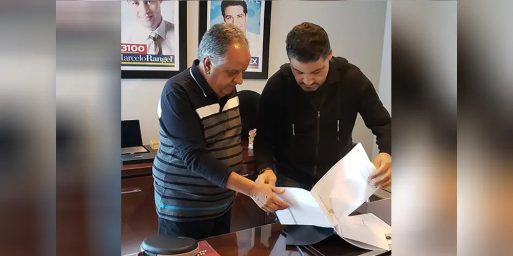 Prefeito recebeu nesta manhã o projeto do Calçadão da Fernandes Pinheiro