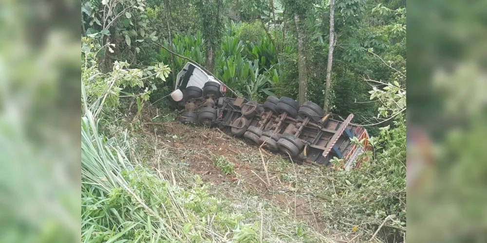 O motorista de 49 anos foi socorrido pela concessionária que administra a via
