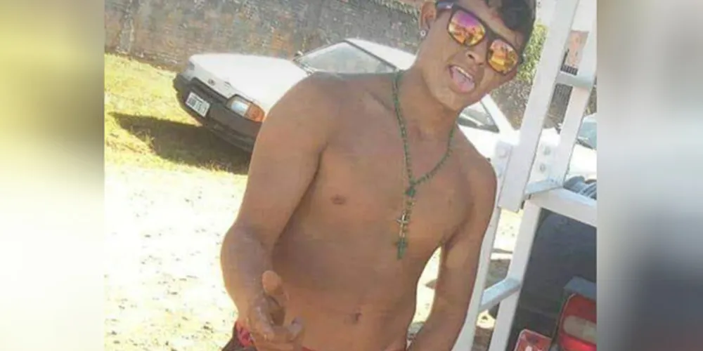 Jovem é tratado como herói por ter protegido a mãe do ataque do ex-marido