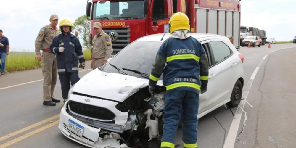 Acidente aconteceu nesta manhã na rua Rio Cavernoso, no bairro de Uvaranas