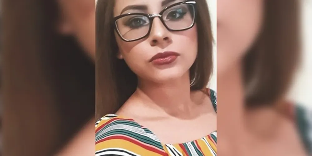 Francielly é formada em magistério e acadêmica de Letras Português-Inglês, na UEPG,onde  participa de projetos de leitura, poesia e temáticas raciais