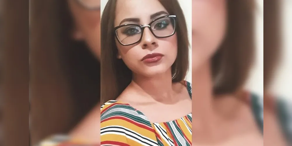 Francielly é formada em magistério e acadêmica de Letras Português-Inglês, na UEPG,onde  participa de projetos de leitura, poesia e temáticas raciais