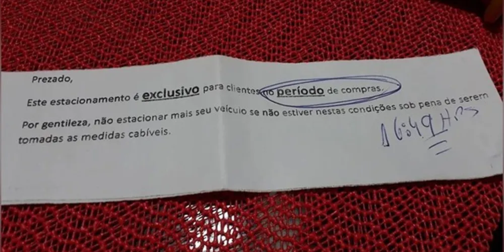 Imagem ilustrativa da imagem ‘Aviso’ em estacionamento de farmácia gera polêmica em PG
