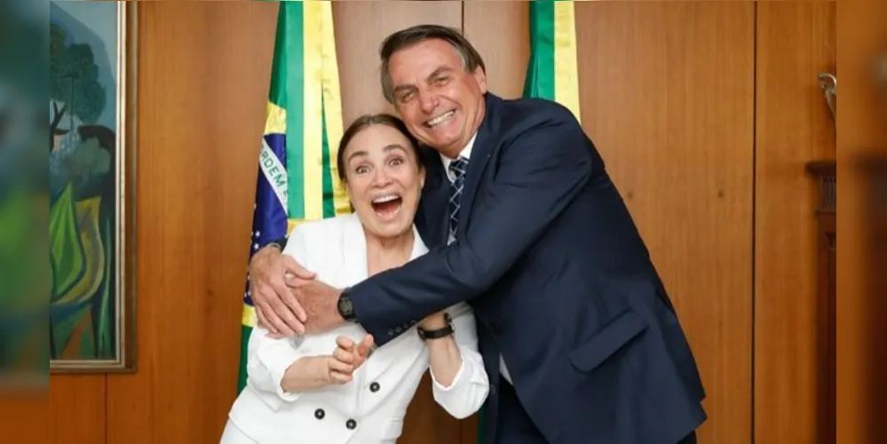 Regina Duarte e Jair Bolsonaro em foto postada pelo Twitter do Palácio do Planalto.