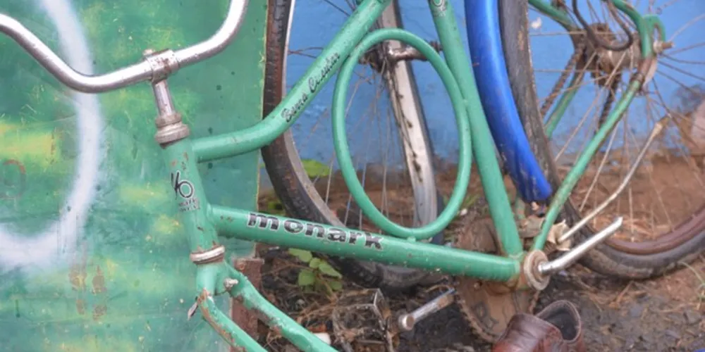 O ciclista não resistiu aos ferimentos e morreu no local.