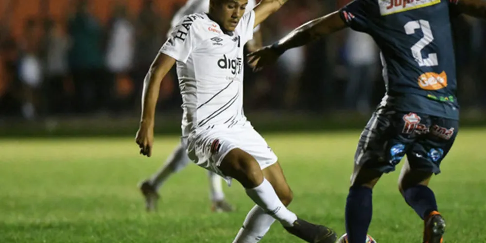 Furacão saiu na frente, mas viu o Cianorte virar o jogo e vencer por 3 a 1