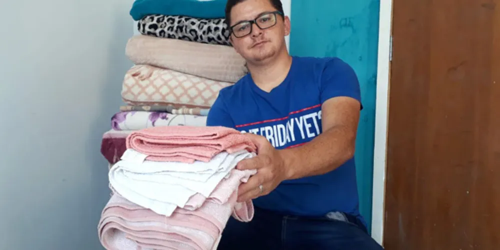  Valderson Cardoso de 29 anos, tem iniciativa e lança campanha de arrecadação de alimentos e mantimentos para as famílias