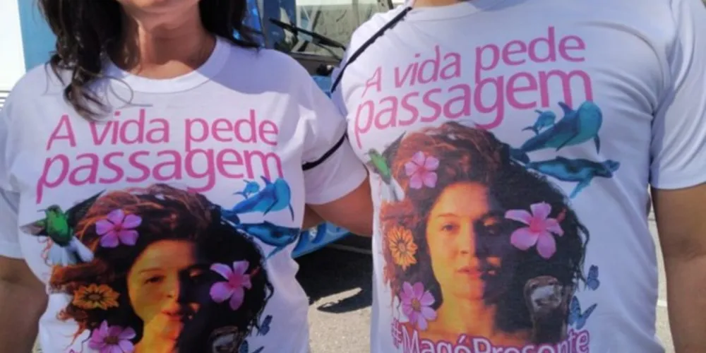 Manifestantes usaram camisa em homenagem à bailarina assassinada
