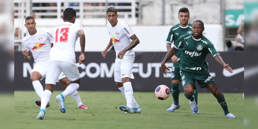 Imagem ilustrativa da imagem Bragantino vence o Palmeiras pela primeira vez em 23 anos