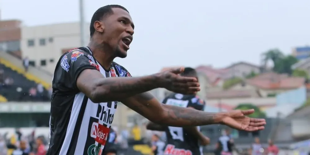 Imagem ilustrativa da imagem Douglas Coutinho marca e Operário vence no GK