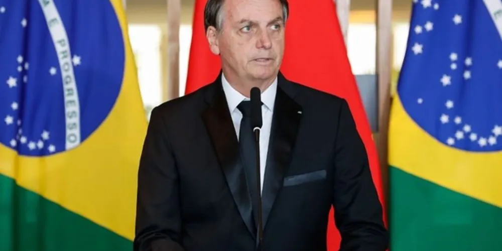 "O governo adota todas as medidas necessárias para trazer de volta ao Brasil os seus cidadãos que se encontram na província de Hubei", escreveu Bolsonaro em uma rede social.