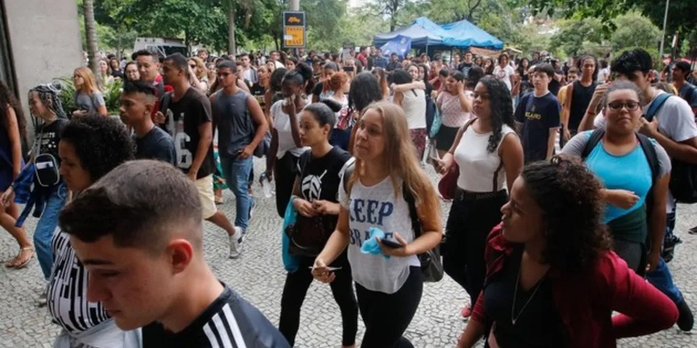 A convocação dos candidatos em lista de espera pelas instituições tem início a partir do dia 7 de fevereiro 