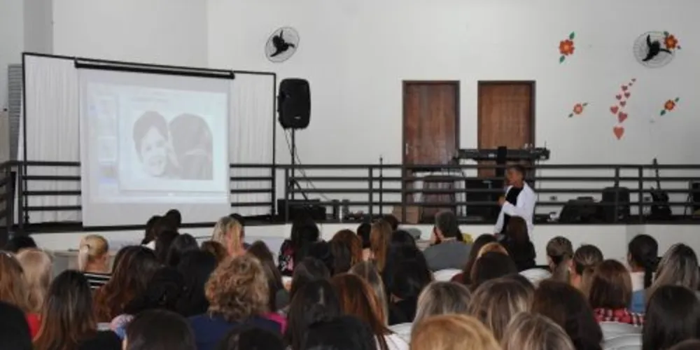 O evento destaca os preparativos para a volta às aulas na cidade, que acontecerá nesta quarta-feira (05).