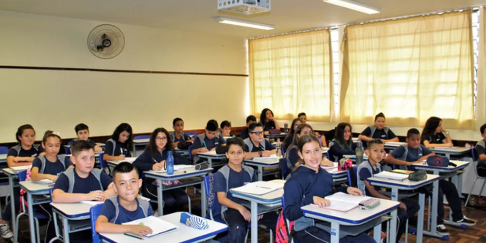 As 2.126 escolas da rede estadual fazem os últimos preparativos para receber os estudantes. 