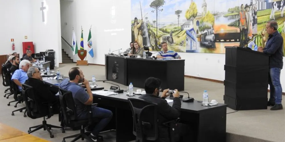 A presidente da Casa, Fátima Castro, agradeceu o prefeito e disse que a posição dos vereadores “é em prol da população”.