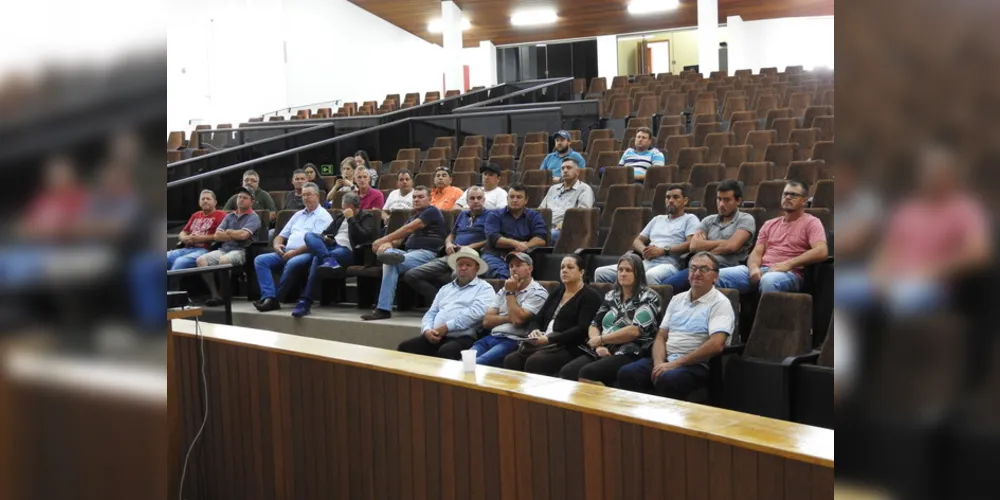 Encontro foi realizado no Plenário da Câmara Municipal de Castro