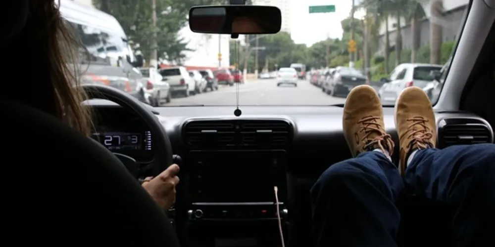 Alternativa em busca de conforto durante uma viagem, expõe passageiros