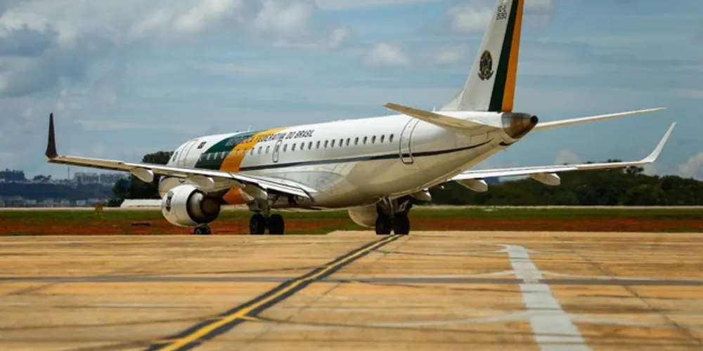 Eles vieram em dois aviões da Força Aérea Brasileira (FAB) enviados ao país asiático na última quarta-feira (5)