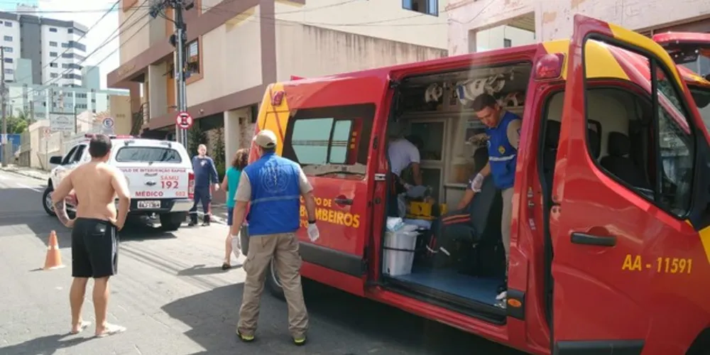 Vítima levou pelo menos cinco facadas na barriga e foi internada com risco de morrer