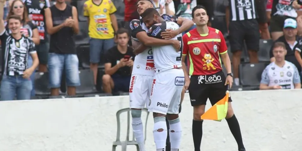 Vitória deixa o Fantasma na terceira posição do Paranaense com 13 pontos