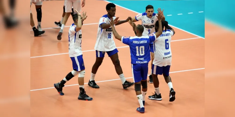 Com a vitória time chega aos seis pontos